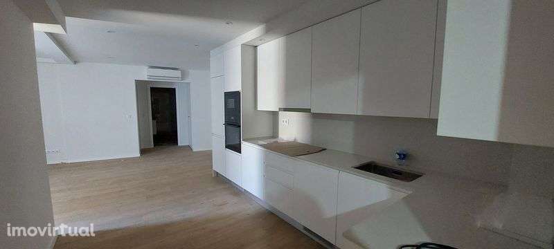 T1 novo com Varanda, Parqueamento e Arrecadação - Grande imagem: 5/10