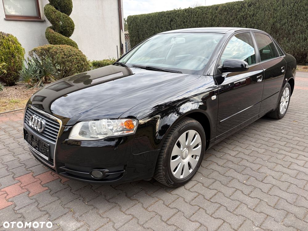 Audi A4 Limousine - 3