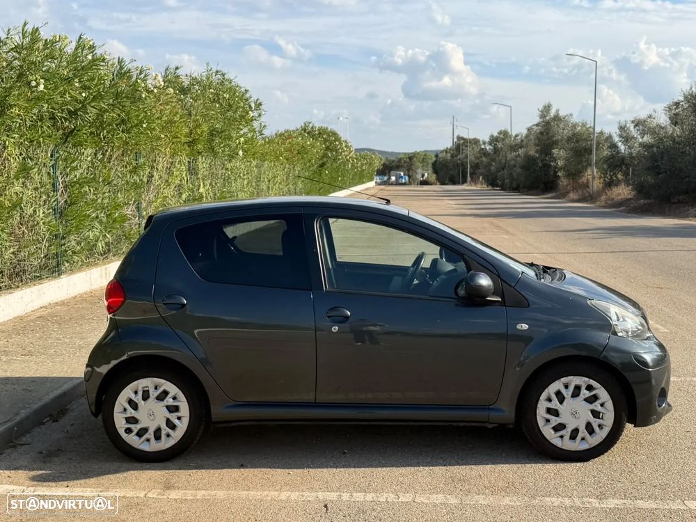Toyota Aygo Standard - 3