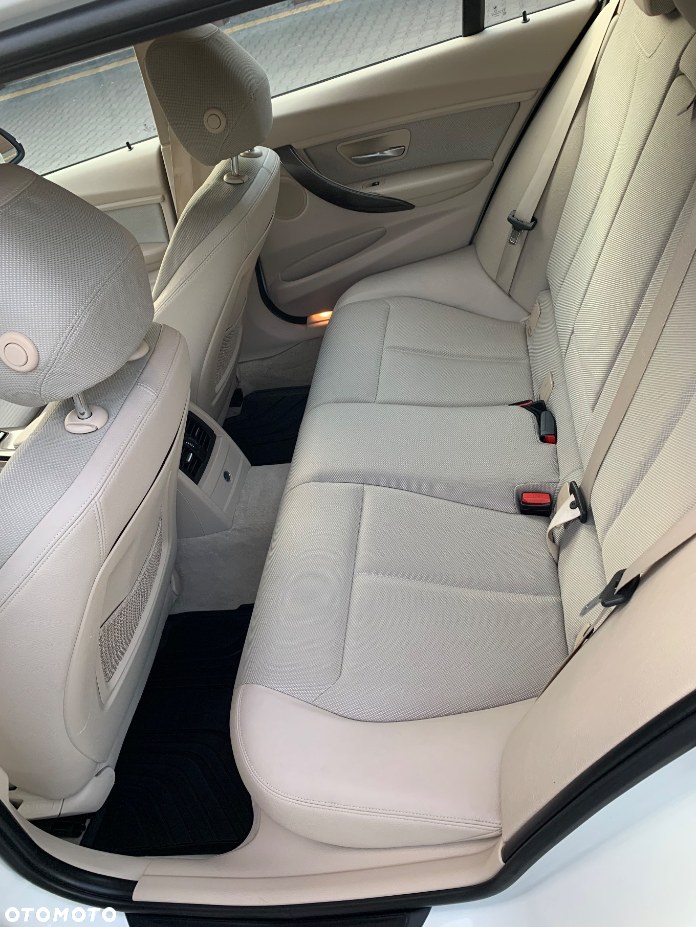 BMW Seria 3 318d Touring Modern Line - 25