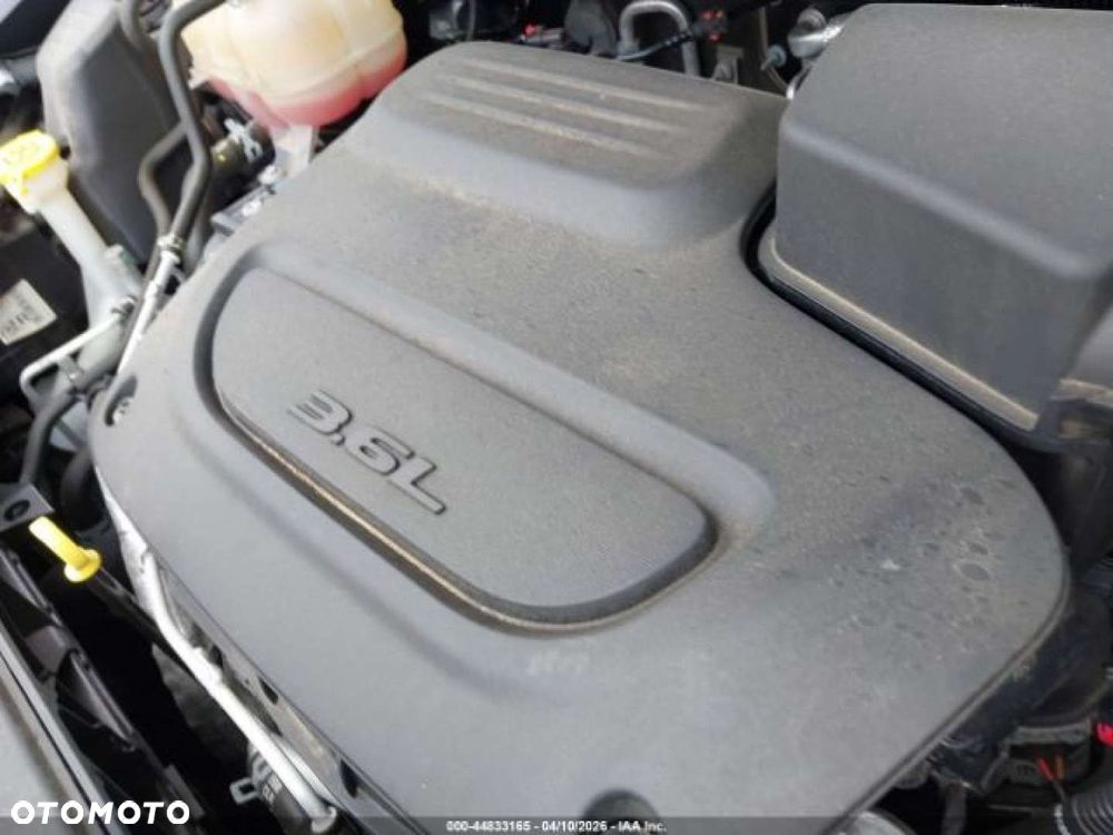 Chrysler Pacifica - 16