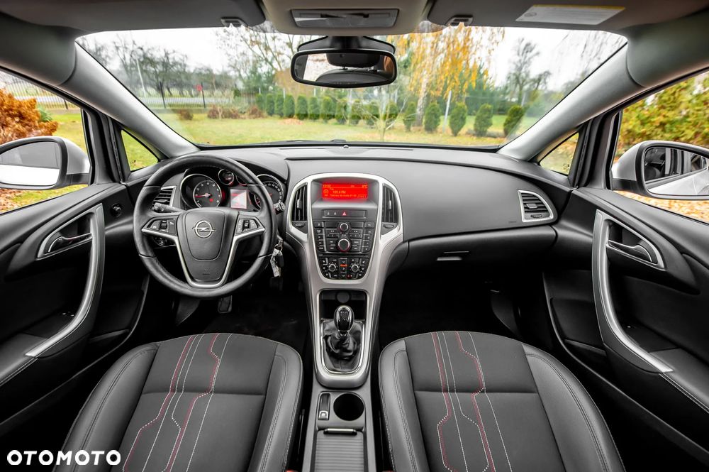 Opel Astra 1.4 Turbo 150 Jahre - 22