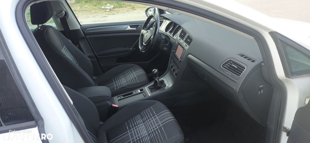 Volkswagen Golf - 3