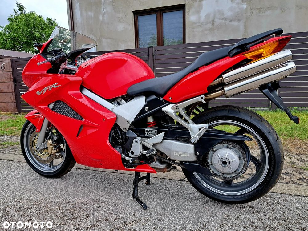 Honda VFR - 8