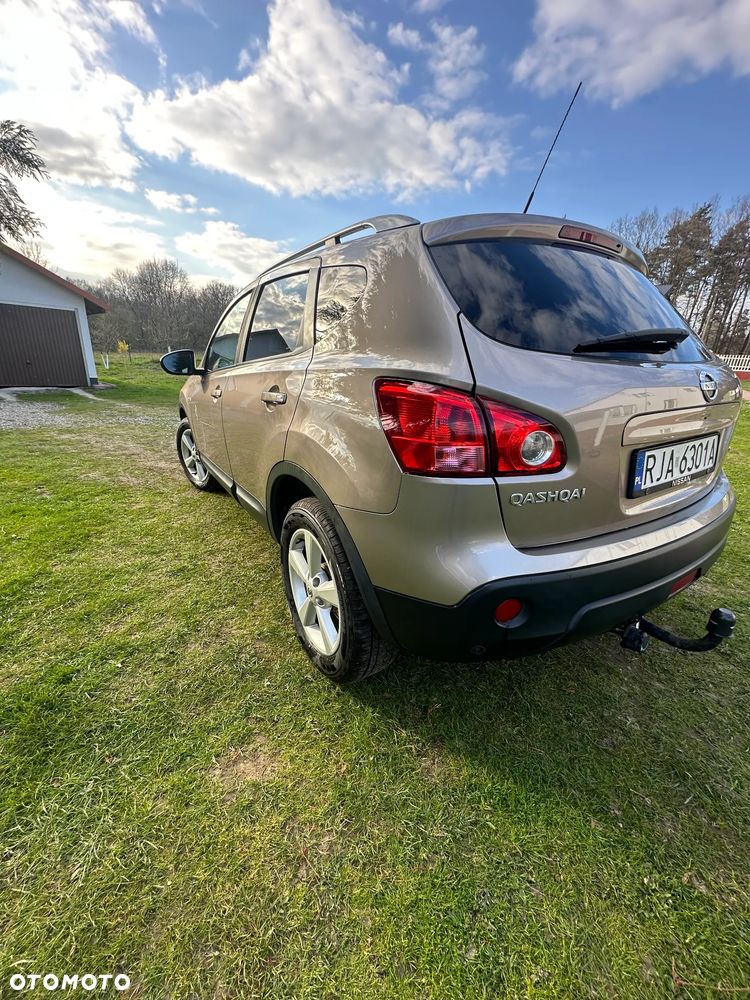 Nissan Qashqai - 1