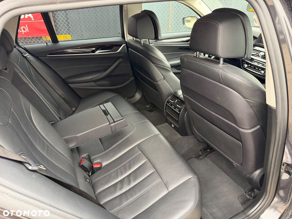 BMW Seria 5 520d M Sport Edition - 9