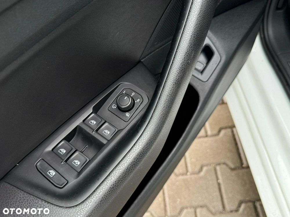 Volkswagen Arteon 2.0 TDI 4Motion SCR R-Line DSG - 11