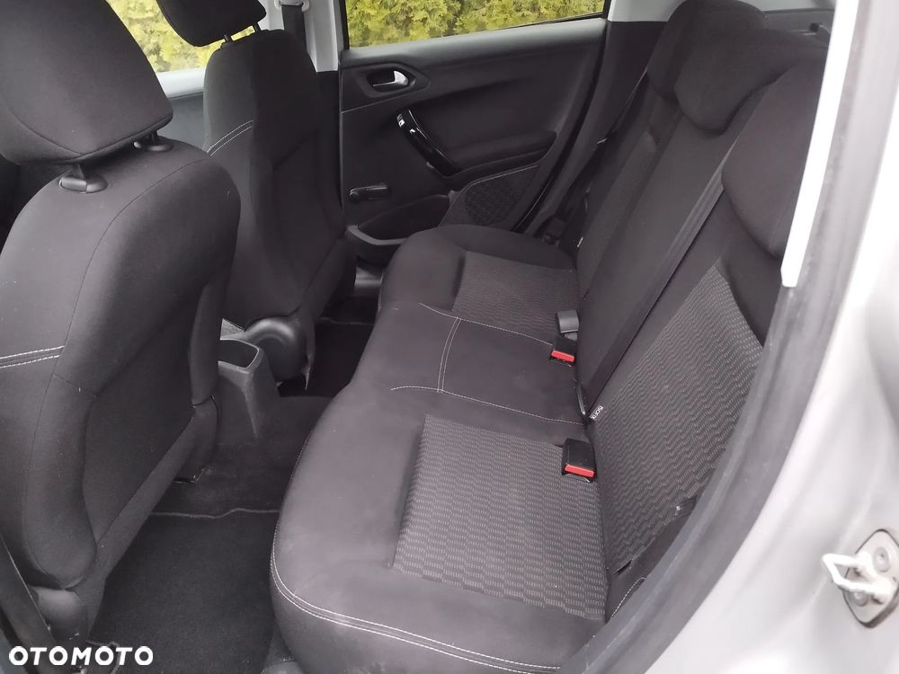 Peugeot 208 1.6 BlueHDi Active S&S - 9