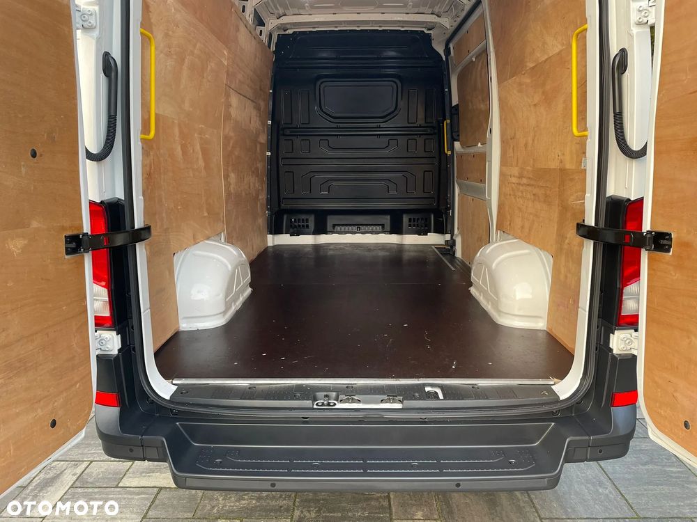 Volkswagen CRAFTER L2H2 - 21
