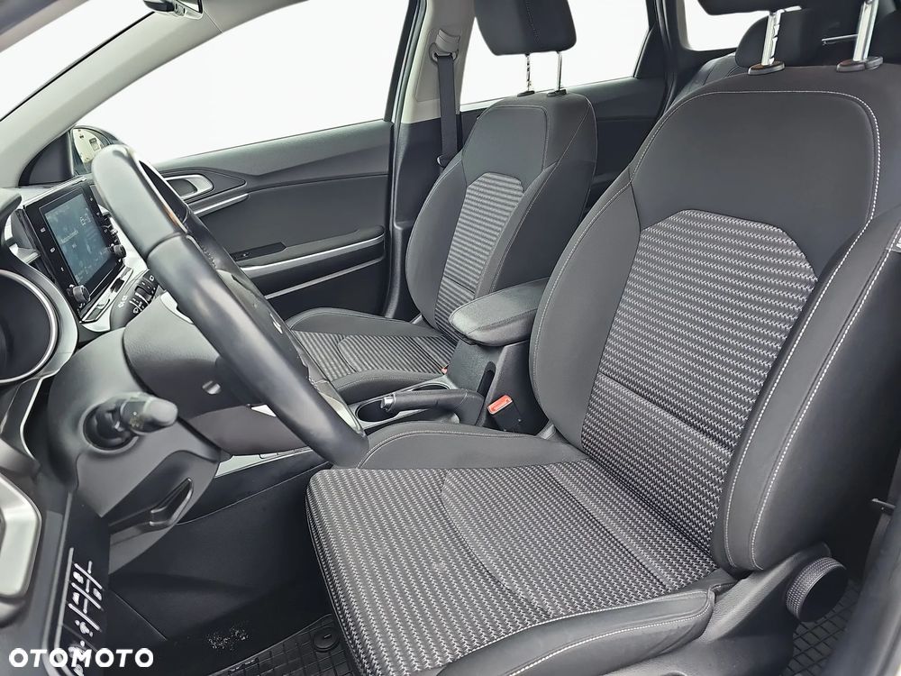 Kia Ceed 1.5 T-GDI M - 12