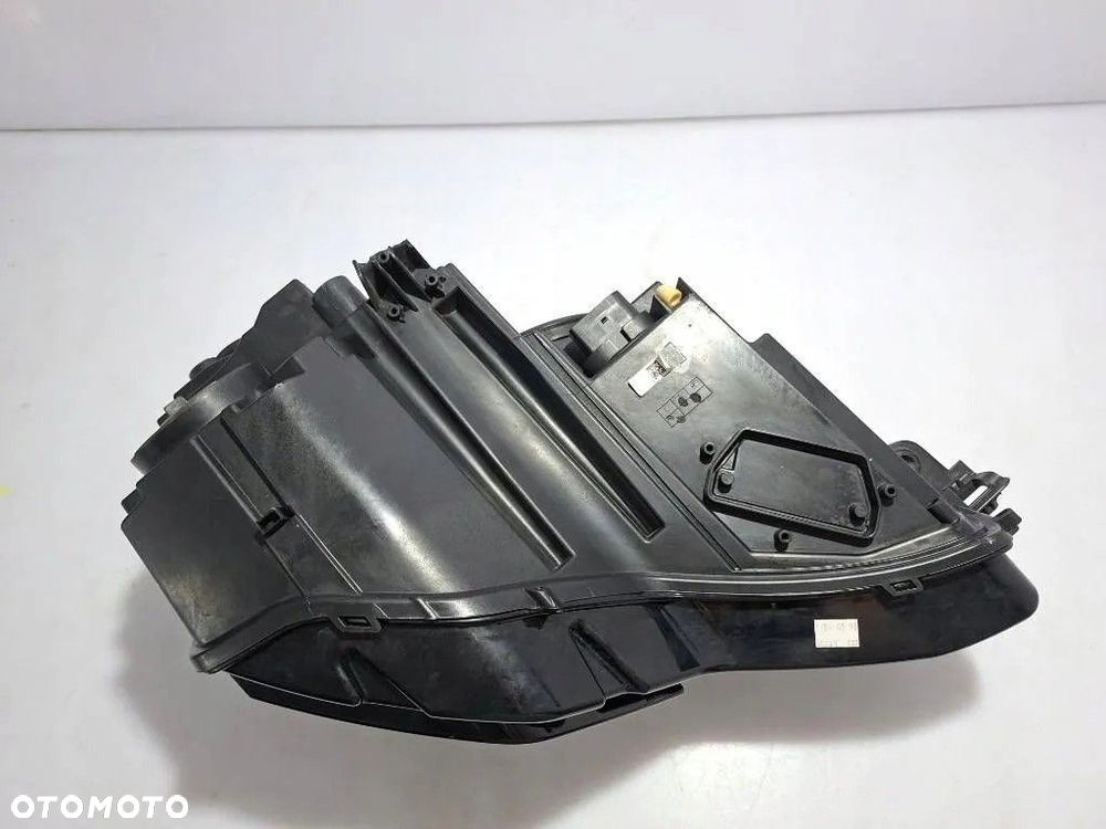 Skoda Karoq 2019 LEWA LAMPA PRZEDNIA REFLEKTOR EUROPA 57B941015A LED - 11