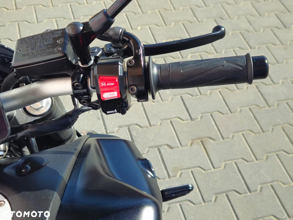 Yamaha MT - 24