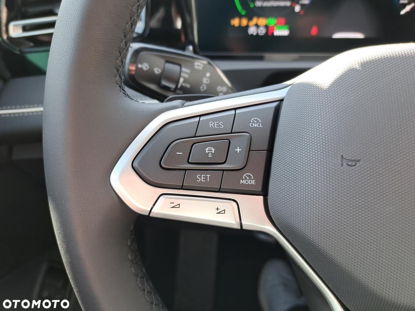 Volkswagen Tiguan - 26