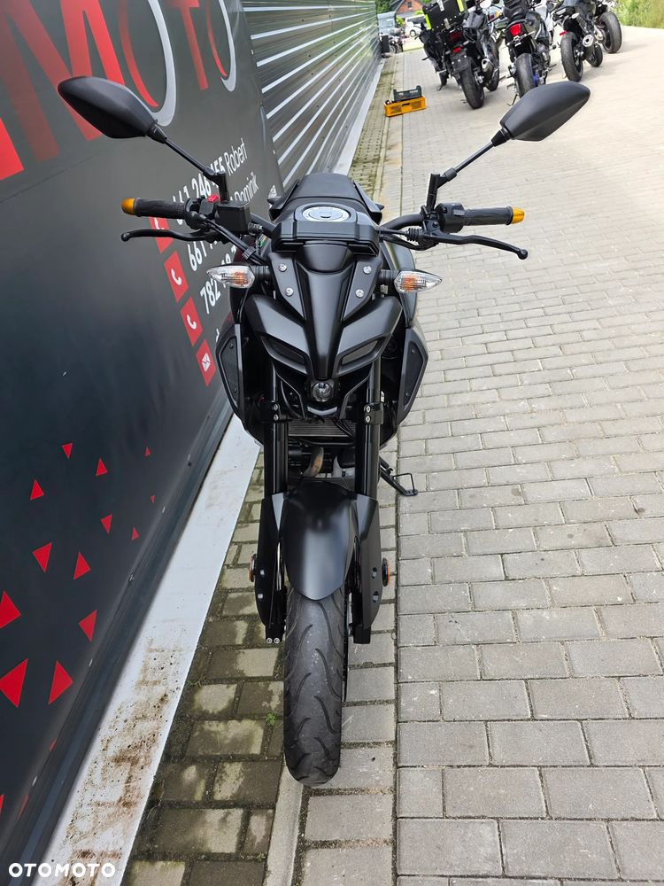 Yamaha MT - 27