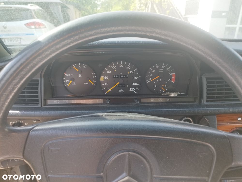 Mercedes-Benz W201 (190) - 7