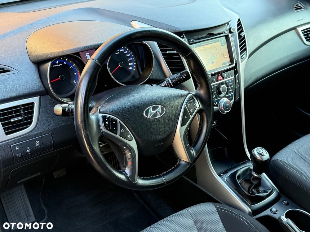 Hyundai i30 blue Kombi 1.6 GDi YES Silver - 10