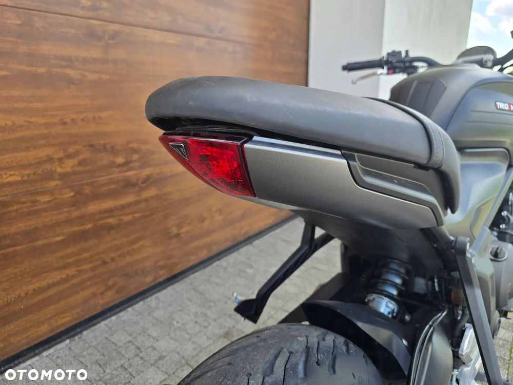 Triumph Trident - 17