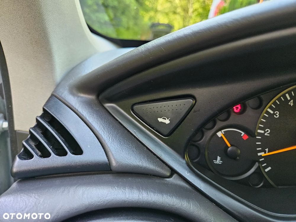 Ford Focus 1.6 X100 - 19