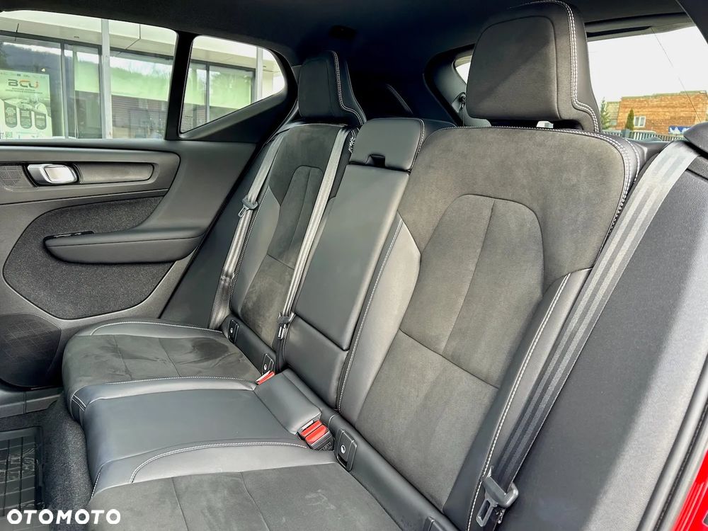 Volvo XC 40 T5 AWD R-Design - 28
