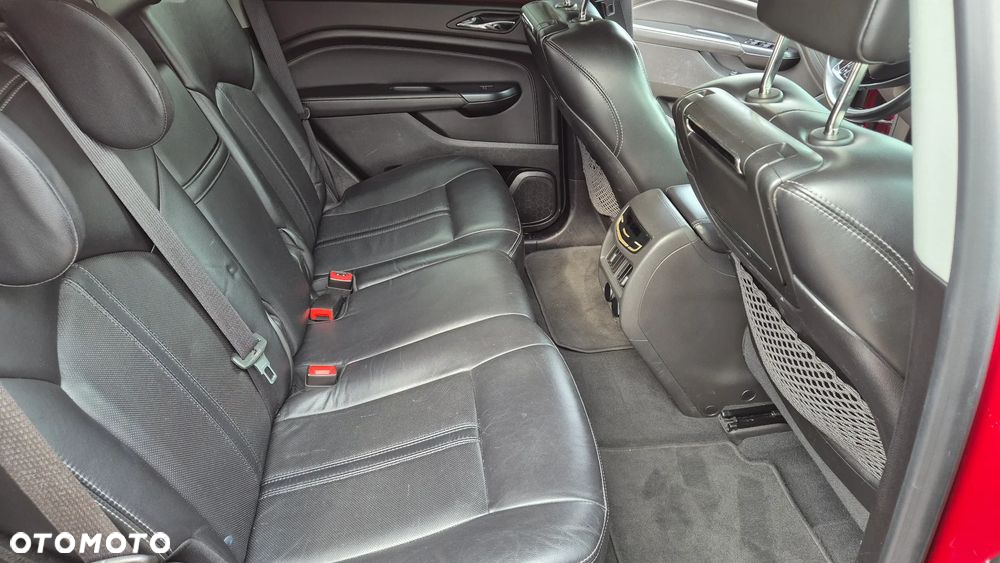 Cadillac SRX - 17