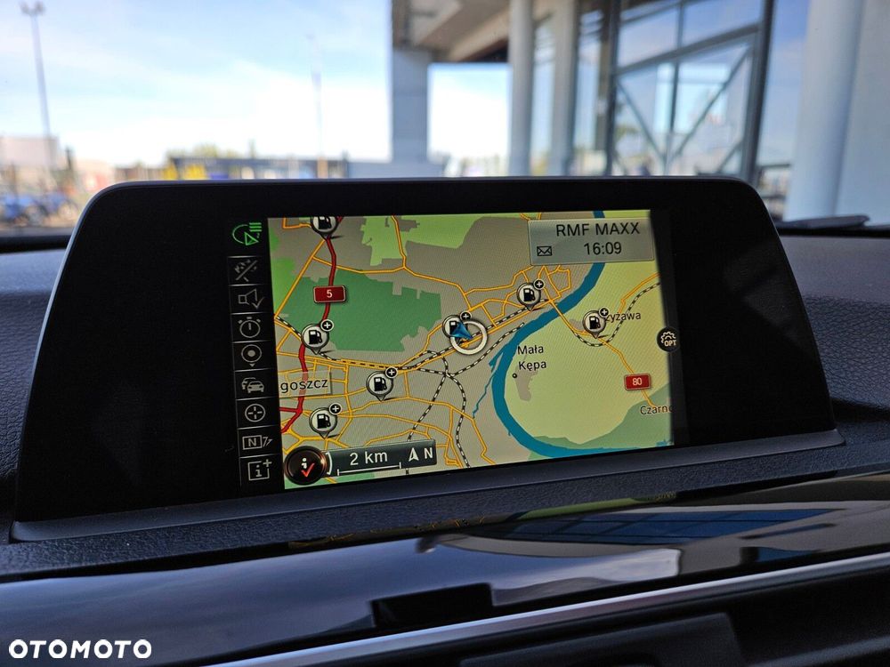 BMW Seria 3 318i Sport Line - 27