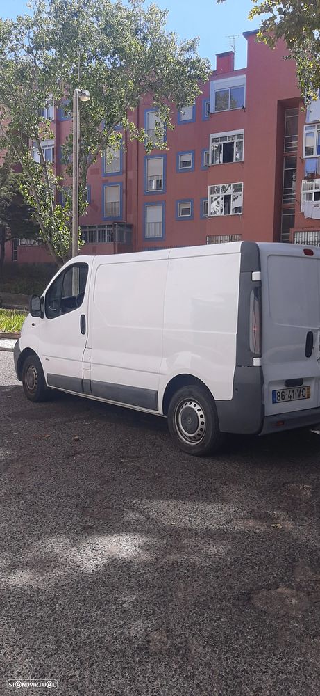 Opel Vivaro 1.9 DTi L1 H1 — fotografia 3