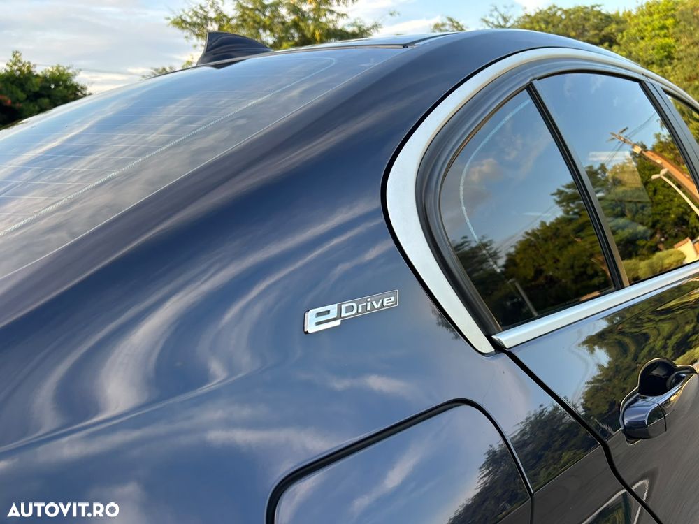 BMW Seria 3 330e iPerformance Luxury Line - 12