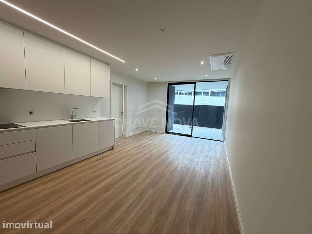 T1 Novo c/ Lugar de Garagem em Santa Marinha (VL8) - Grande imagem: 2/11
