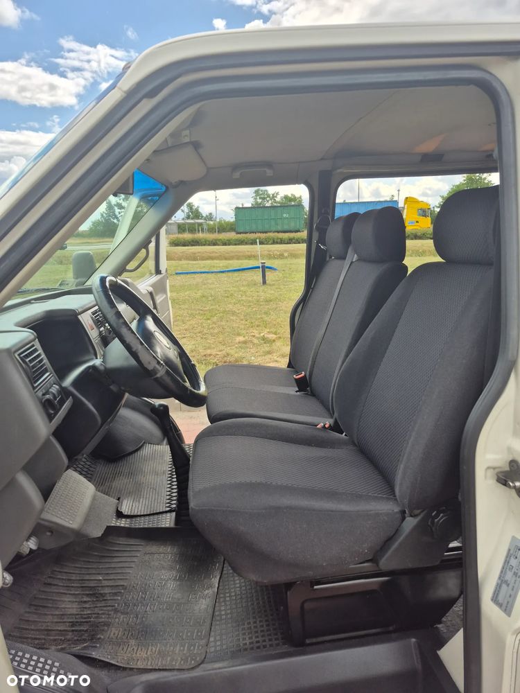 Volkswagen Transporter - 9