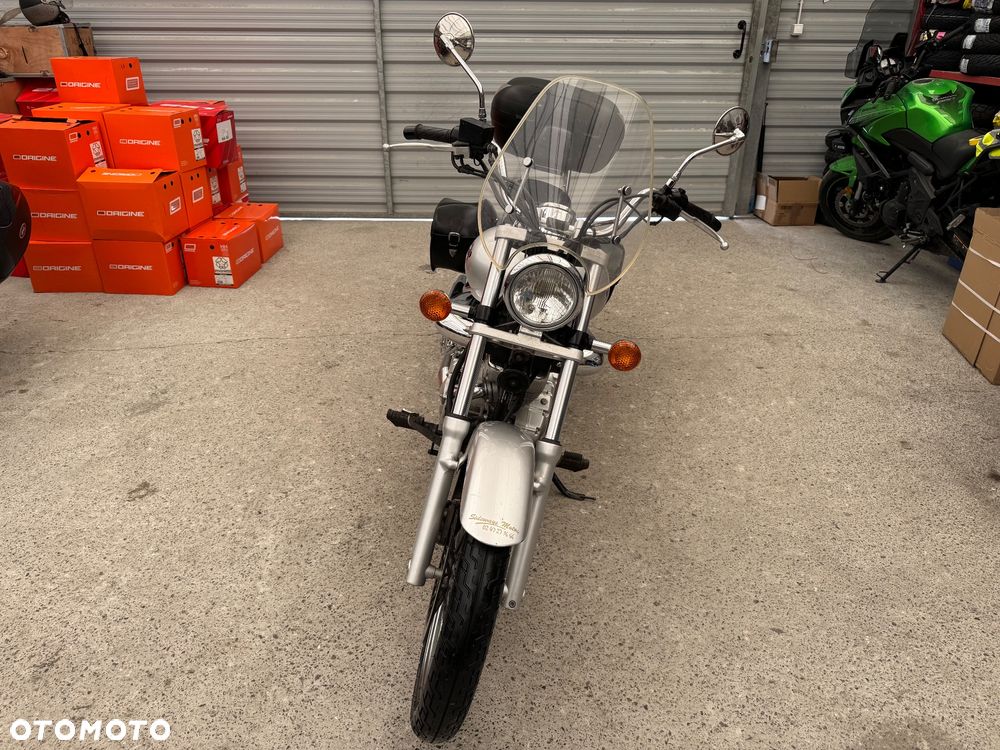 Suzuki Intruder - 2