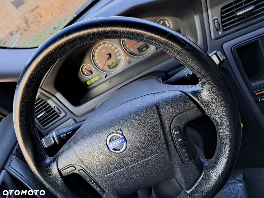 Volvo V70 2.4 Kinetic - 3