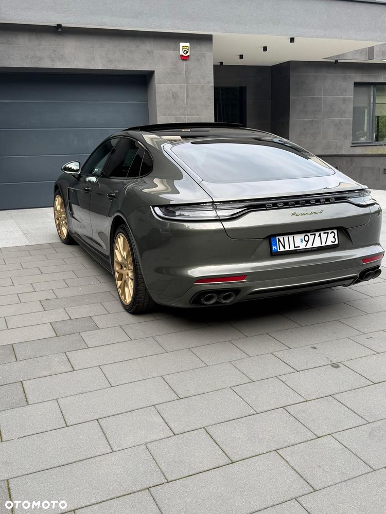 Porsche Panamera 4 E-Hybrid - 4