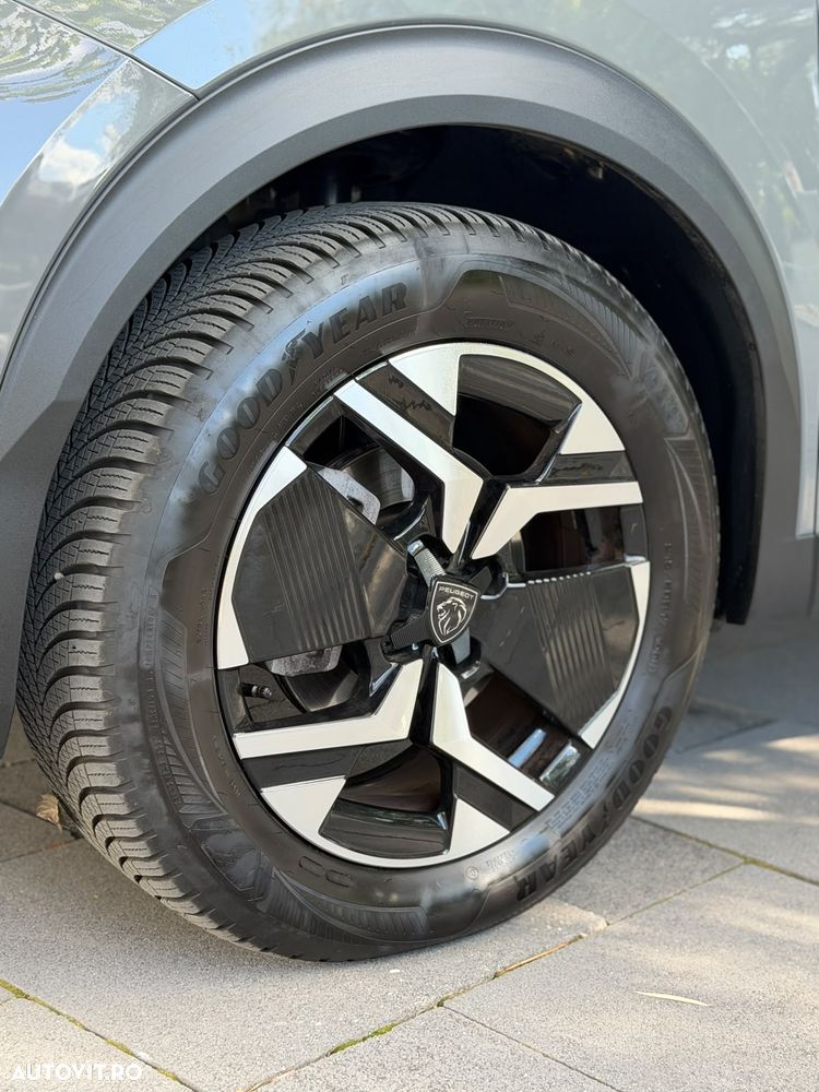 Peugeot 2008 1.2 L PureTech STT EAT8 Allure - 18