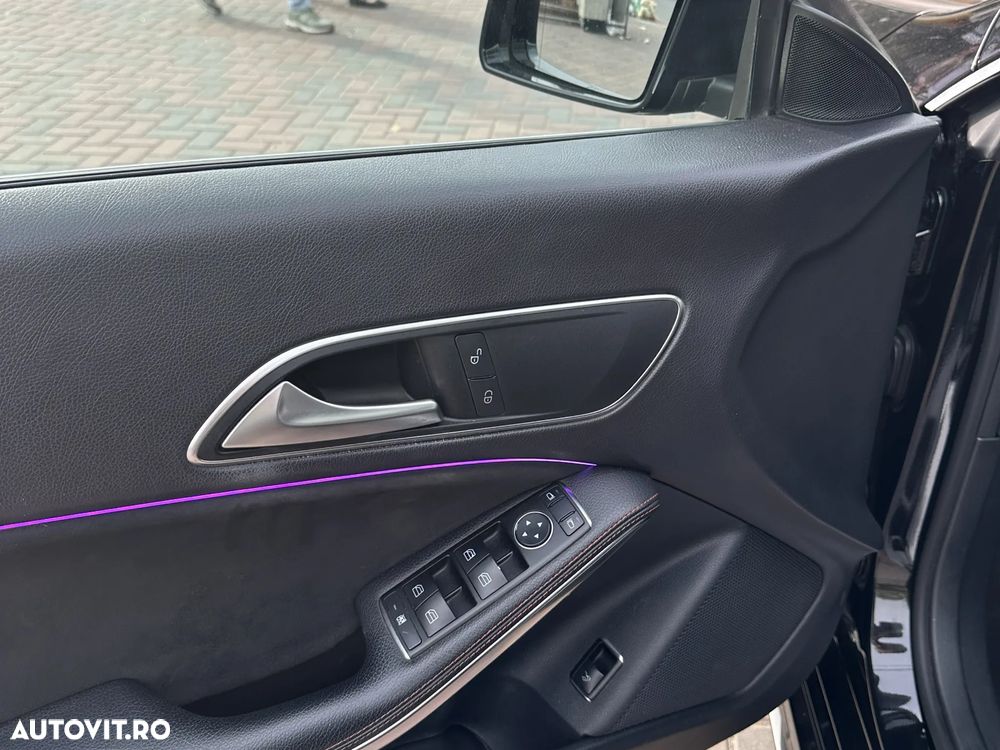 Mercedes-Benz CLA 220 CDI 7G-DCT AMG Line - 13