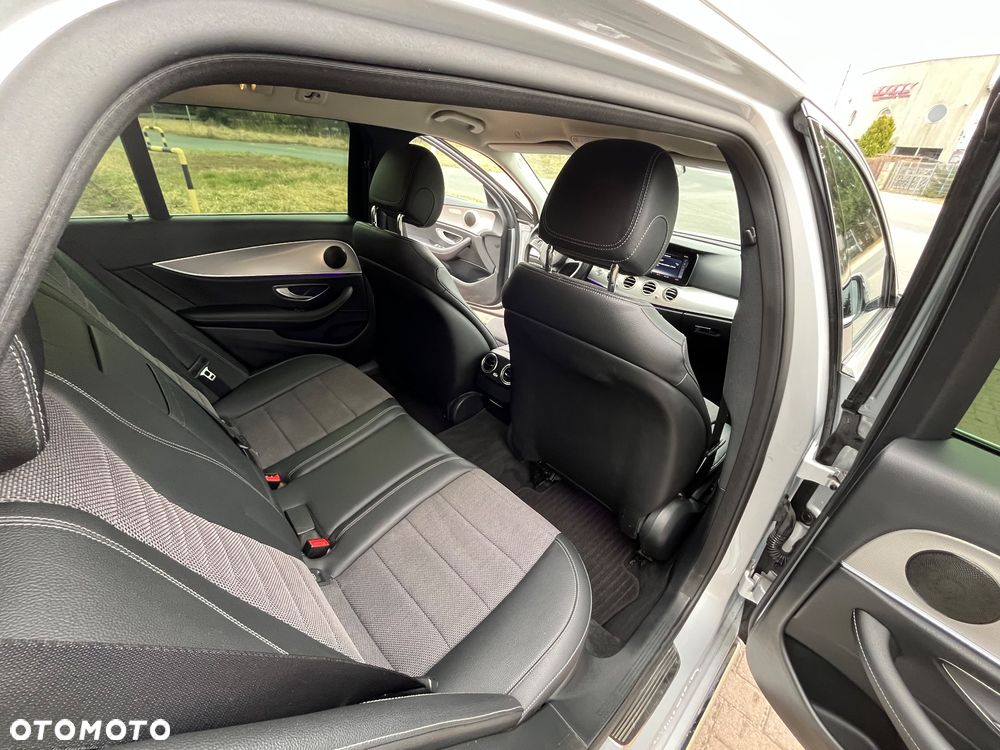 Mercedes-Benz Klasa E 220 d 9G-TRONIC - 24