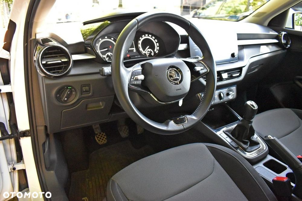 Skoda Fabia 1.0 Ambition - 10
