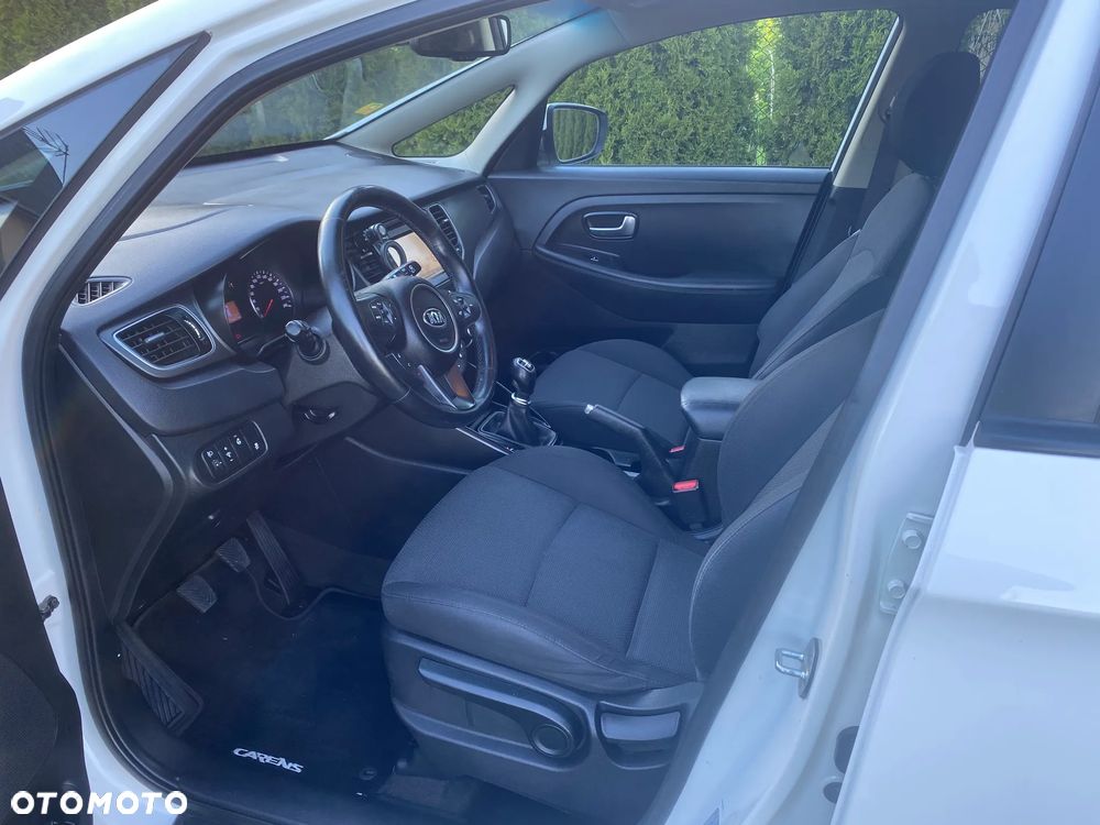 Kia Carens 1.7 CRDi 141 Dream Team Edition - 15
