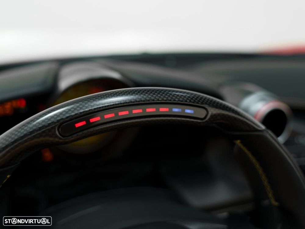 Ferrari F8 Tributo Spider - 37