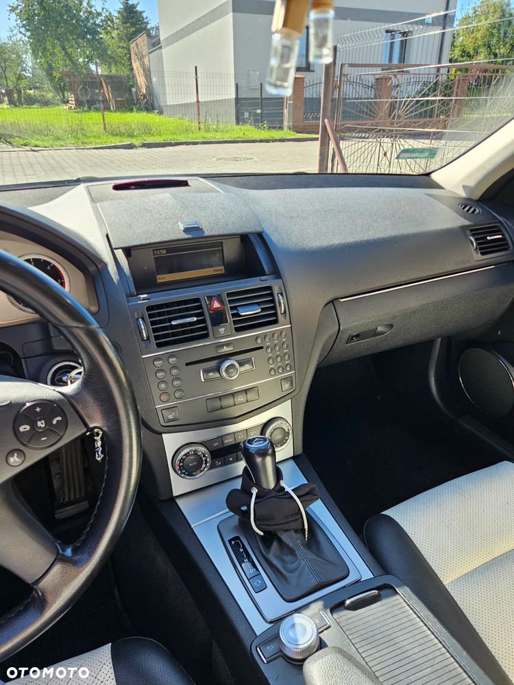 Mercedes-Benz Klasa C 220 CDI DPF Automatik Avantgarde - 16