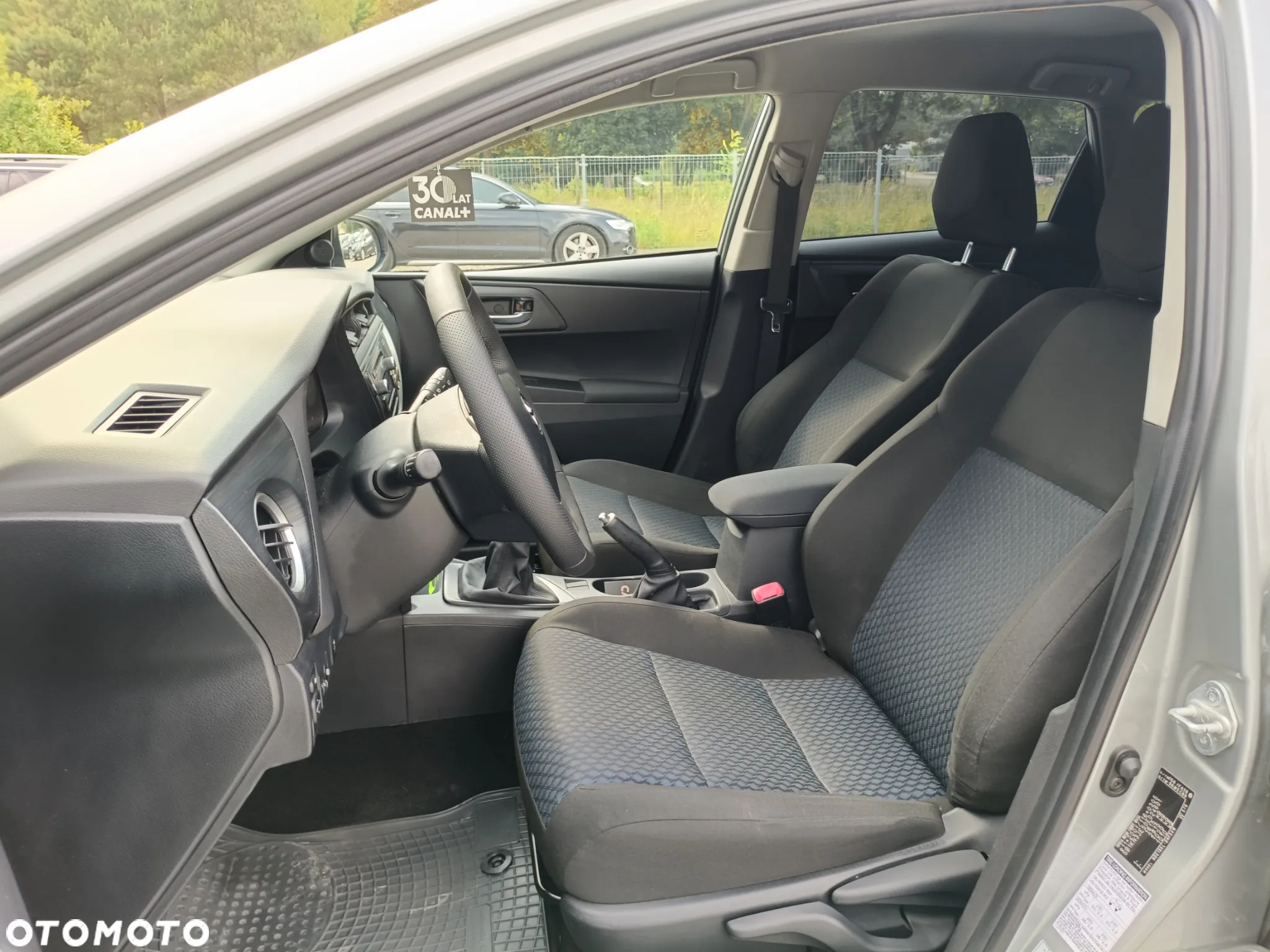 Toyota Auris 1.4 D-4D Active - 11