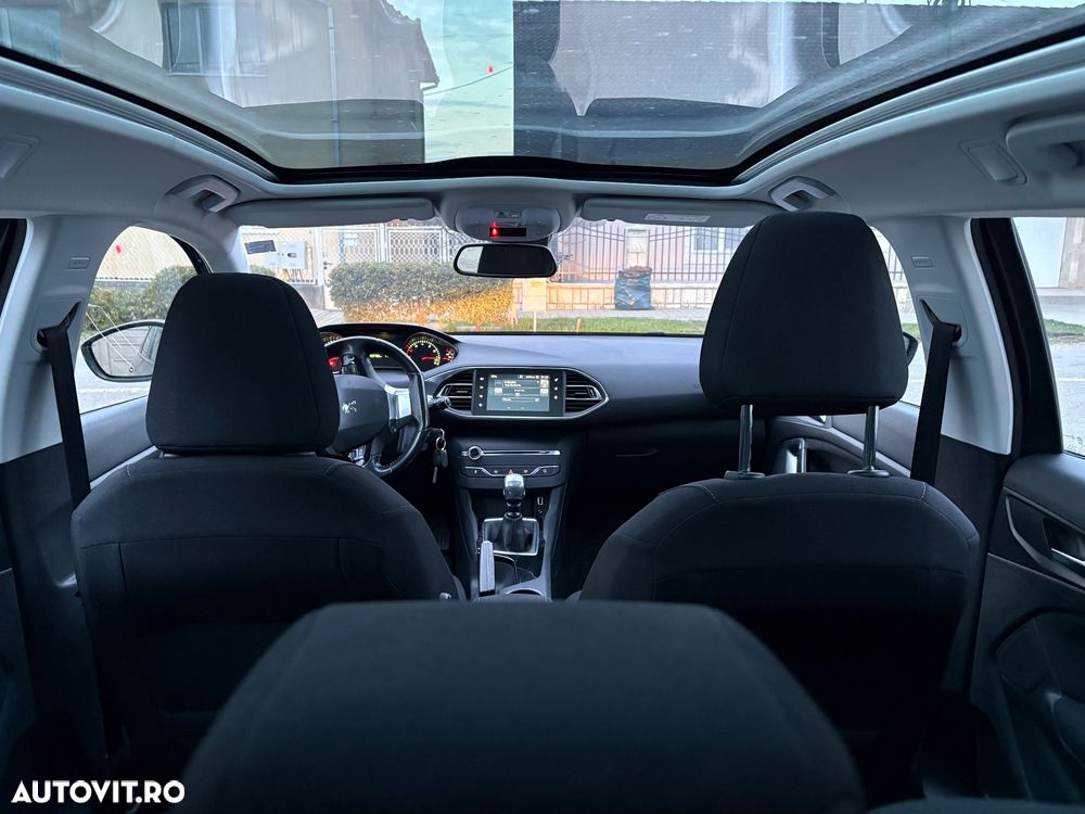 Peugeot 308 1.2 L PureTech Turbo Allure - 19