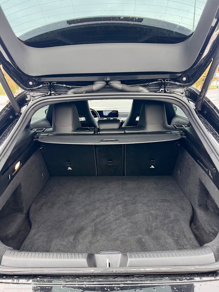 Mercedes-Benz CLA 250 e Shooting Brake AMG Line - 19