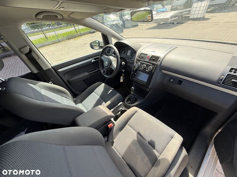 Volkswagen Touran - 15