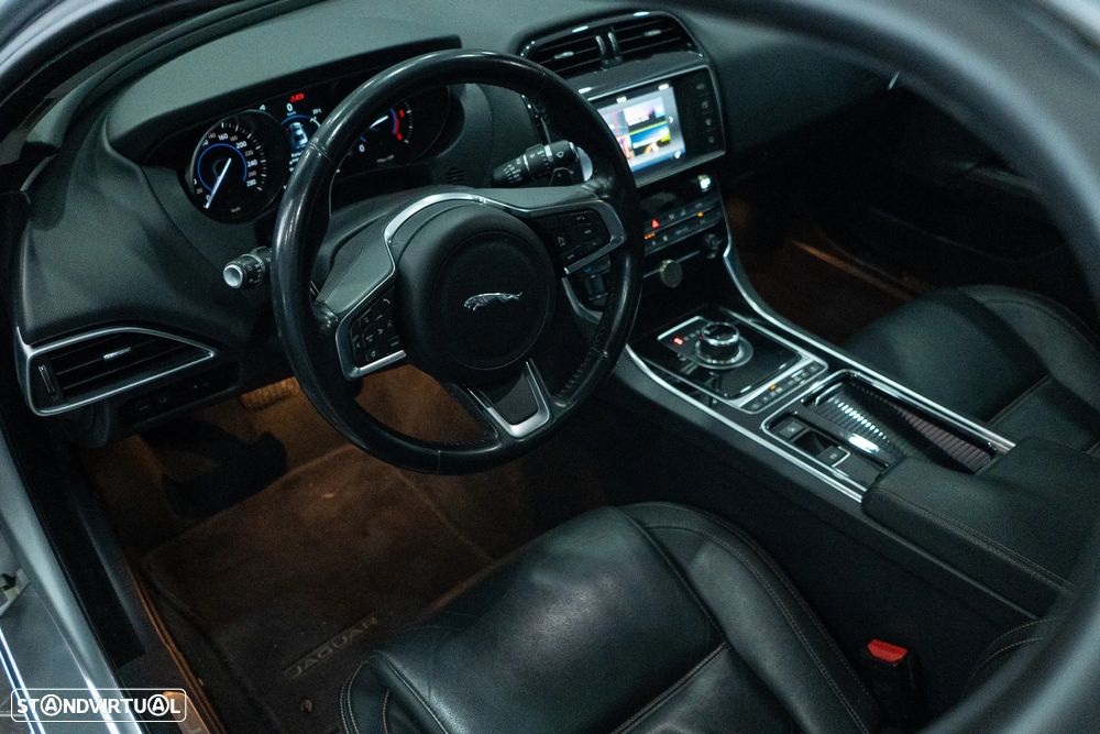 Jaguar XE 2.0 D R-Sport Aut. - 9