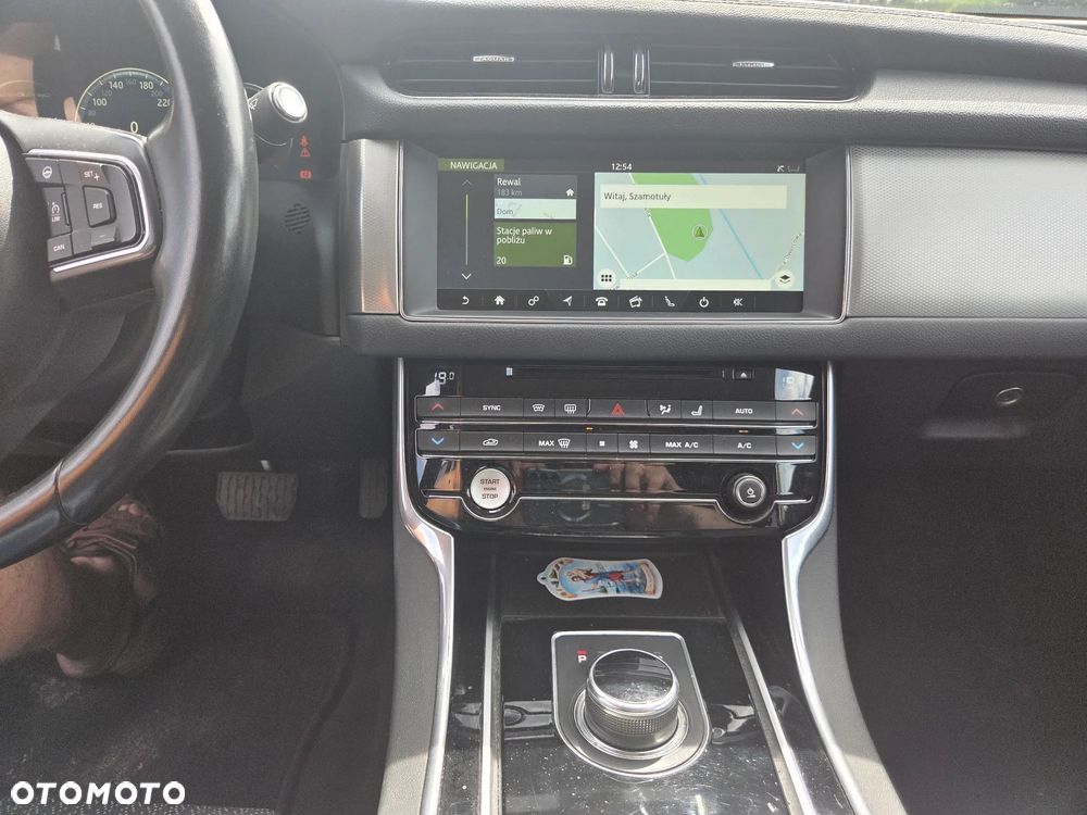 Jaguar XF 2.0 i4D Prestige - 12