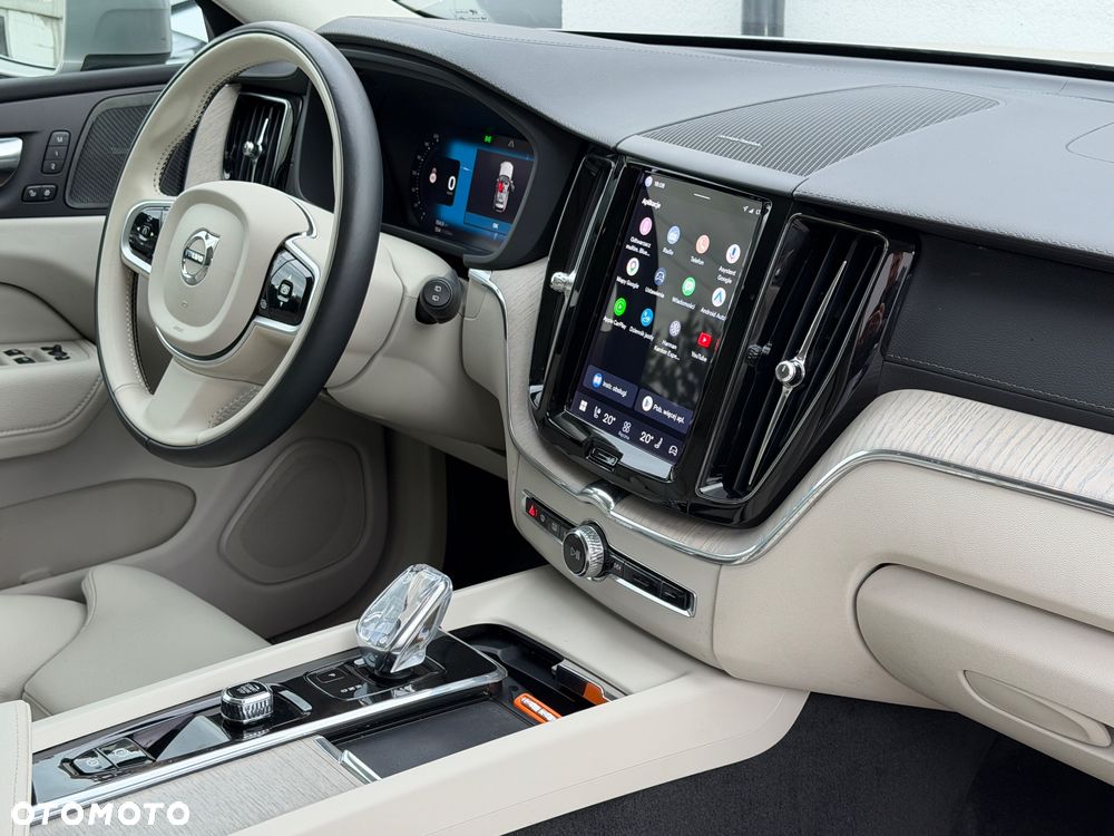 Volvo XC 60 T6 Plug-In Hybrid AWD Inscription - 14