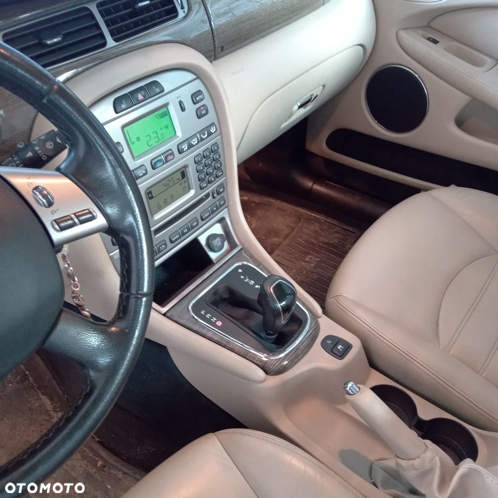 Jaguar X-Type - 8