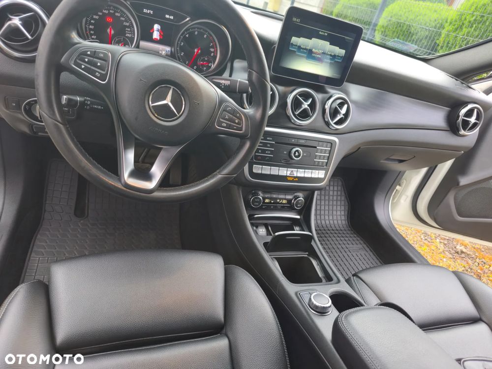 Mercedes-Benz GLA 250 4-Matic - 18