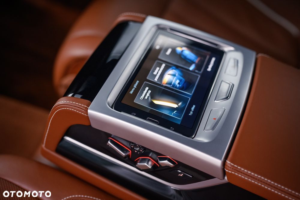 BMW Seria 7 750i - 13