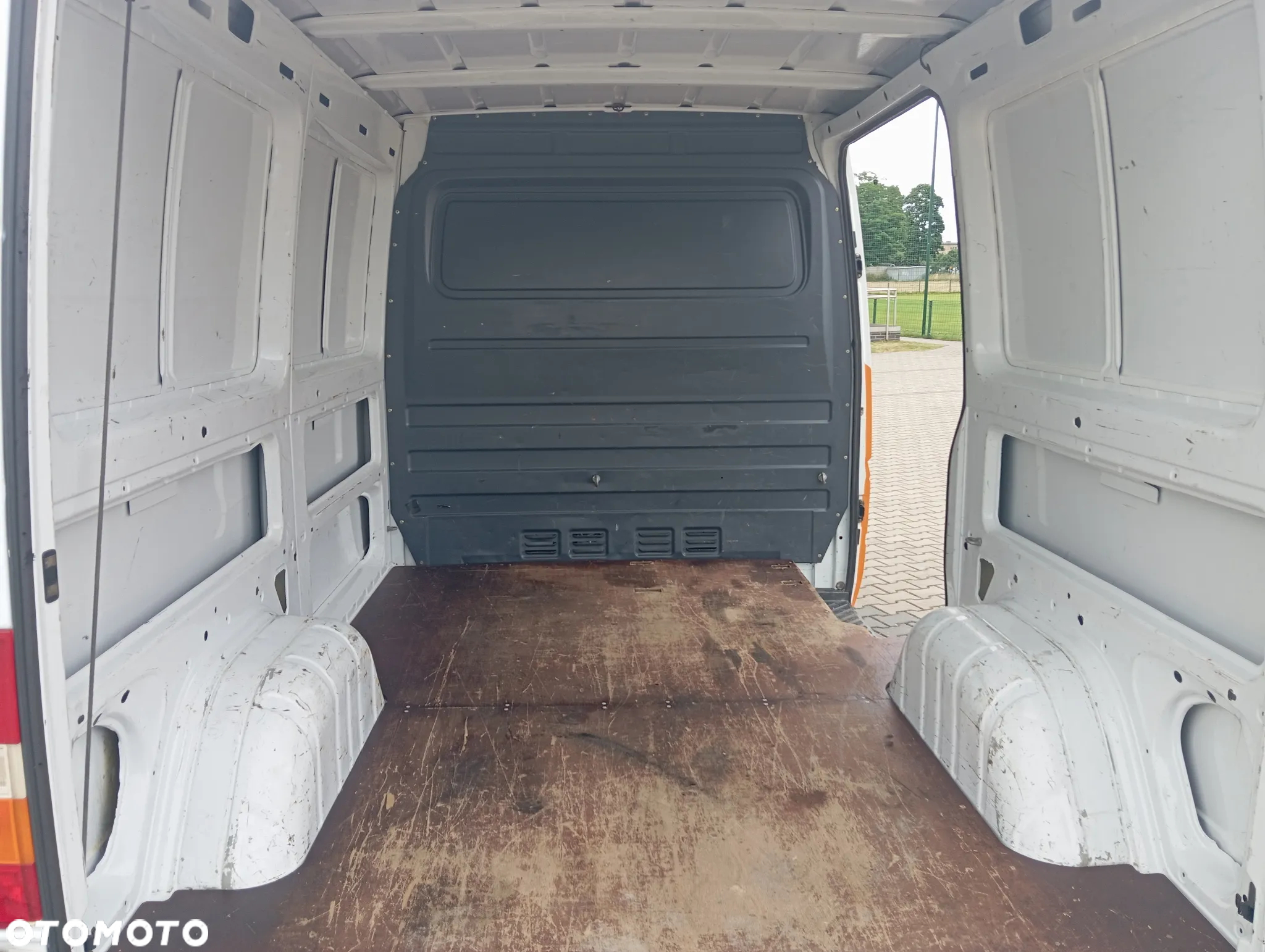 Mercedes-Benz Sprinter - 9